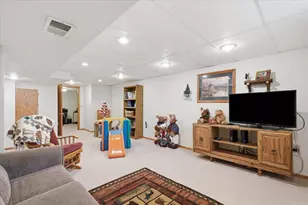 545 E Estates Pl, Oak Creek, WI 53154 - Photo 23