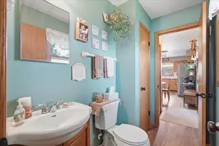 545 E Estates Pl, Oak Creek, WI 53154 - Photo 15