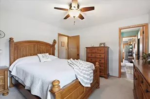 545 E Estates Pl, Oak Creek, WI 53154 - Photo 13