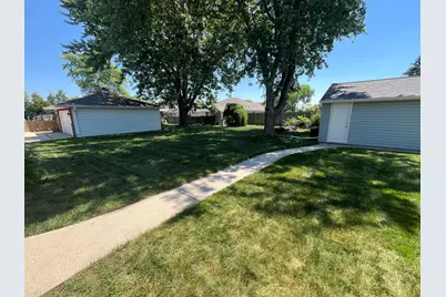 545 E Estates Pl, Oak Creek, WI 53154 - Photo 39