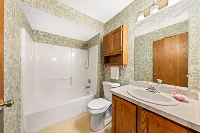 8899 S Patricia Blvd, Oak Creek, WI 53154 - Photo 11