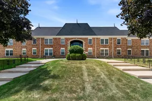 2101 Chateau Ct, Grafton, WI 53024 - Photo 1