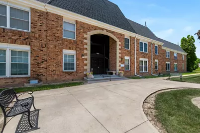 2101  Chateau Ct #106, Grafton, WI 53024 - Photo 17
