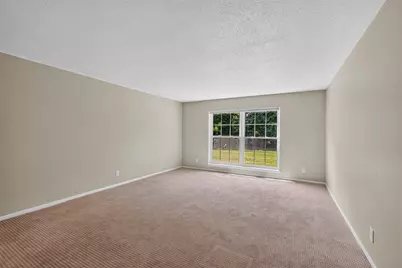 2101  Chateau Ct #106, Grafton, WI 53024 - Photo 9