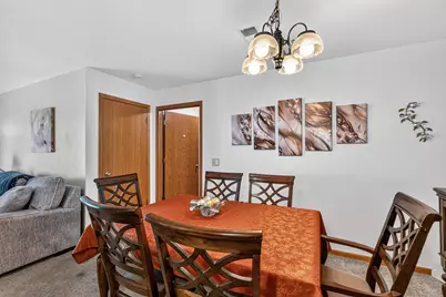 191  Bur Oak Ln #B, Grafton, WI 53024 - Photo 9