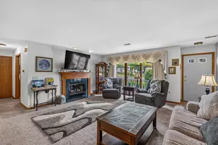 191 Bur Oak Ln, Grafton, WI 53024 - Photo 3