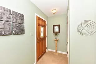 211 E Alta Loma Cir, Thiensville, WI 53092 - Photo 5