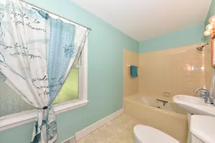 211 E Alta Loma Cir, Thiensville, WI 53092 - Photo 19