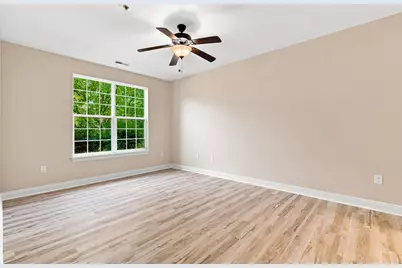 2660 W Colonial Woods Dr, Oak Creek, WI 53154 - Photo 15