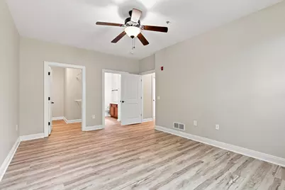 2660 W Colonial Woods Dr, Oak Creek, WI 53154 - Photo 13