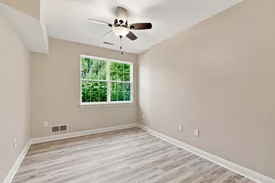 2660 W Colonial Woods Dr, Oak Creek, WI 53154 - Photo 19