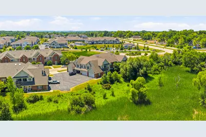 2660 W Colonial Woods Dr, Oak Creek, WI 53154 - Photo 27