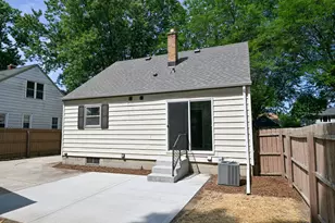 1020 S 111th St, West Allis, WI 53214 - Photo 29