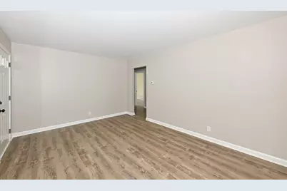 1020 S 111th St, West Allis, WI 53214 - Photo 5