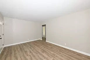 1020 S 111th St, West Allis, WI 53214 - Photo 5