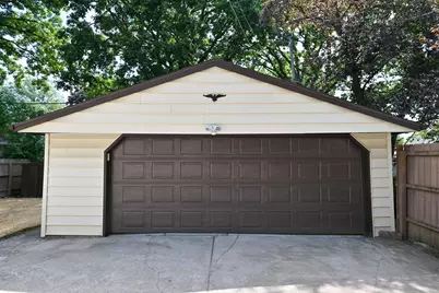 1020 S 111th St, West Allis, WI 53214 - Photo 25