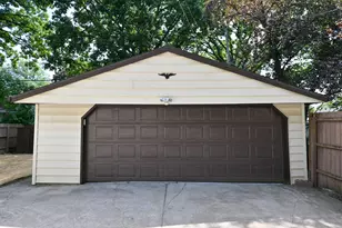 1020 S 111th St, West Allis, WI 53214 - Photo 25