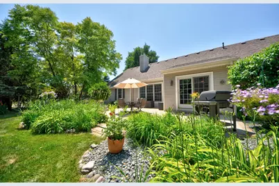 6988 W Southview Dr, Franklin, WI 53132 - Photo 23