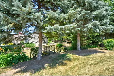 6988 W Southview Dr, Franklin, WI 53132 - Photo 27