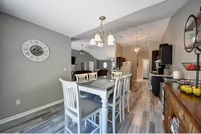 6988 W Southview Dr, Franklin, WI 53132 - Photo 9
