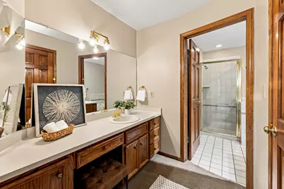 1611 W Eastbrook Ct, Mequon, WI 53092 - Photo 17