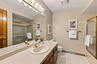1611 W Eastbrook Ct, Mequon, WI 53092 - Photo 25