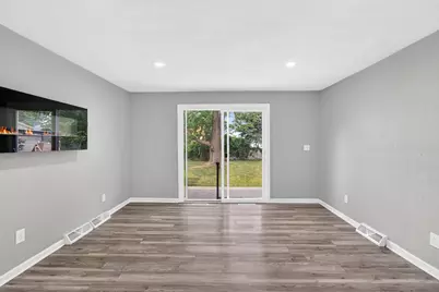 1406  Vine St, Racine, WI 53182 - Photo 9