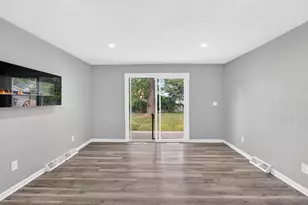 1406 Vine St, Racine, WI 53182 - Photo 9