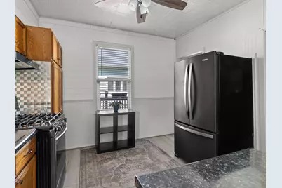 436 N 7th St, Manitowoc, WI 54220 - Photo 9