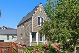 436 N 7th St, Manitowoc, WI 54220 - Photo 3