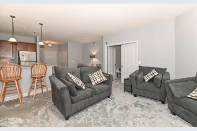 4130 S Lake Dr #278, Saint Francis, WI 53235 - Photo 13