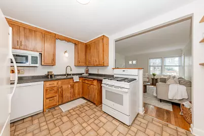 3269 N Oakland Ave, Milwaukee, WI 53211 - Photo 9