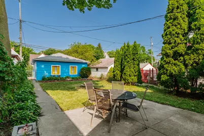 3269 N Oakland Ave, Milwaukee, WI 53211 - Photo 29