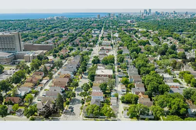 3269 N Oakland Ave, Milwaukee, WI 53211 - Photo 25
