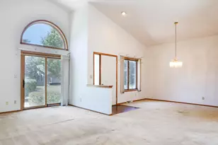 101 E Sutton Pl, Waukesha, WI 53188 - Photo 13