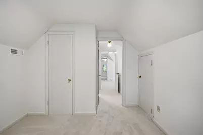 2202 S 70th St, West Allis, WI 53219 - Photo 17