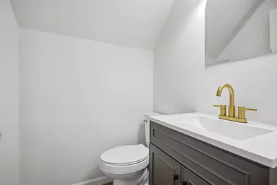2202 S 70th St, West Allis, WI 53219 - Photo 19