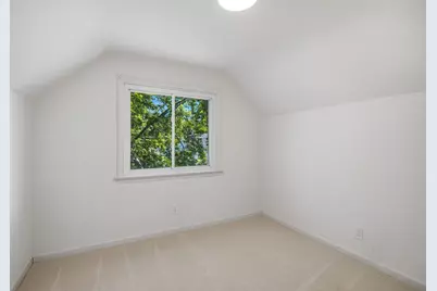 2202 S 70th St, West Allis, WI 53219 - Photo 13