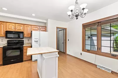 N114W19759  Woodberry Pass, Germantown, WI 53022 - Photo 17