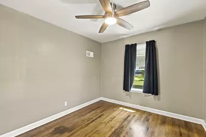 2915 E Allerton Ave, Saint Francis, WI 53235 - Photo 13