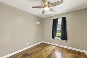 2915 E Allerton Ave, Saint Francis, WI 53235 - Photo 13