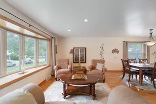 4109 W Hemlock St, Milwaukee, WI 53209 - Photo 3
