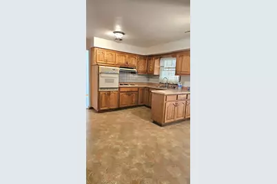 7469 N 51st Blvd, Milwaukee, WI 53223 - Photo 7
