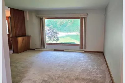 7469 N 51st Blvd, Milwaukee, WI 53223 - Photo 5