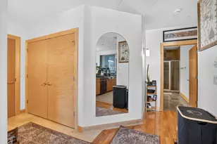 545 E Wells St, Milwaukee, WI 53202 - Photo 11