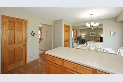 8795 S Lizanne Dr, Oak Creek, WI 53154 - Photo 21