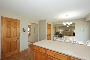 8795 S Lizanne Dr, Oak Creek, WI 53154 - Photo 21