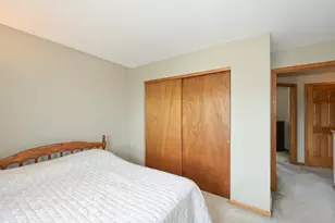 8795 S Lizanne Dr, Oak Creek, WI 53154 - Photo 29