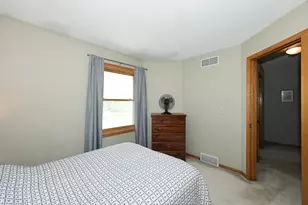 8795 S Lizanne Dr, Oak Creek, WI 53154 - Photo 33
