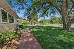 300 Sherry Ln, Viroqua, WI 54665 - Photo 5